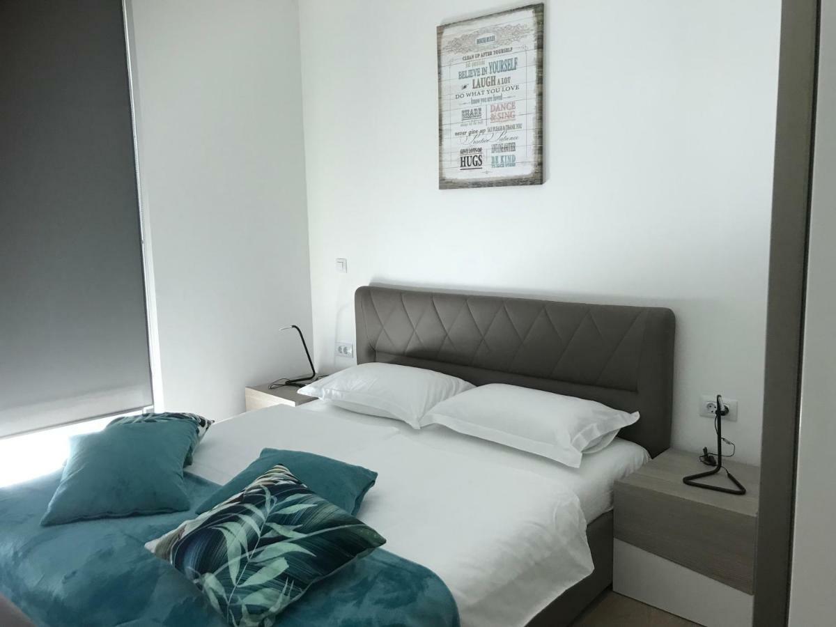 Blue Water Apartment Zrnovo ภายนอก รูปภาพ