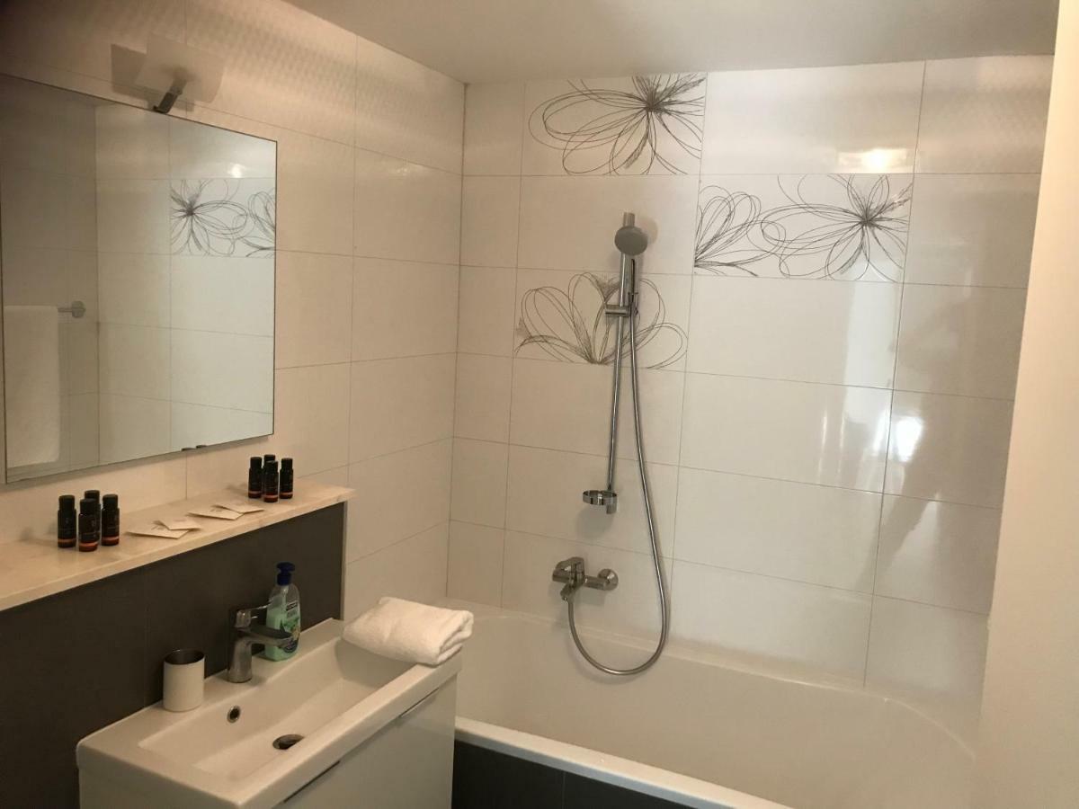 Blue Water Apartment Zrnovo ภายนอก รูปภาพ