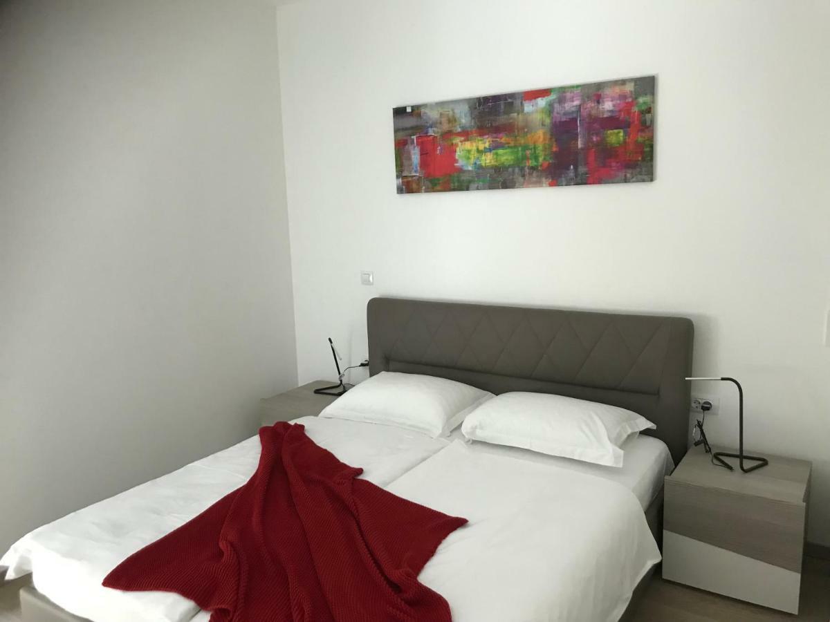 Blue Water Apartment Zrnovo ภายนอก รูปภาพ